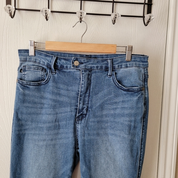 Judy Blue Skinny Fit Jeans - Picture 9 of 9